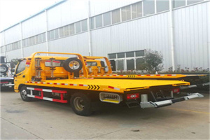 子长附近拖车救援搭电